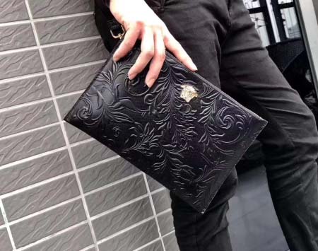 2025年9月4日入荷新作Versace /人気/本革/バッグ 人気 おすすめ 父の日 誕生日/ギフト プレゼント 結婚式男友達の誕生日プレゼント