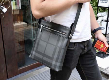 2025年9月4日入荷新作BURBERRY/人気/本革/バッグ 人気 おすすめ 父の日 誕生日/ギフト プレゼント 結婚式男友達の誕生日プレゼント