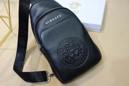 2025年9月5日入荷新作Versace /人気/本革/バッグ 人気 おすすめ 父の日 誕生日/ギフト プレゼント 結婚式男友達の誕生日プレゼント
