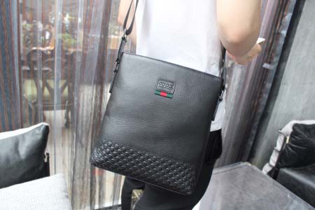 2025年9月5日入荷新作Gucci/人気/本革/バッグ 人気 おすすめ 父の日 誕生日/ギフト プレゼント 結婚式男友達の誕生日プレゼント