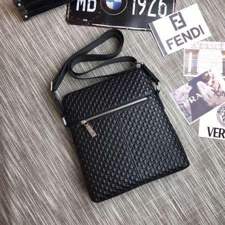 2025年9月5日入荷新作Gucci/人気/本革/バッグ 人気 おすすめ 父の日 誕生日/ギフト プレゼント 結婚式男友達の誕生日プレゼント