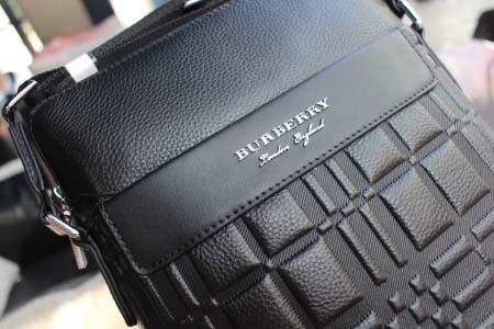 2025年9月5日入荷新作Burberry/人気/本革/バッグ 人気 おすすめ 父の日 誕生日/ギフト プレゼント 結婚式男友達の誕生日プレゼント