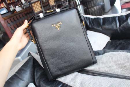 2025年9月5日入荷新作Prada/人気/本革/バッグ 人気 おすすめ 父の日 誕生日/ギフト プレゼント 結婚式男友達の誕生日プレゼント