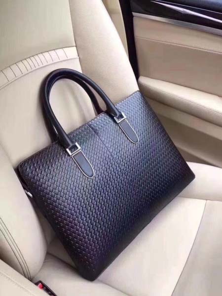 2025年9月5日入荷新作Prada/人気/本革/バッグ 人気 おすすめ 父の日 誕生日/ギフト プレゼント 結婚式男友達の誕生日プレゼント