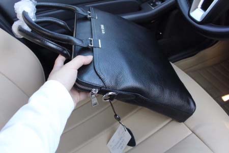 2025年9月5日入荷新作Prada/人気/本革/バッグ 人気 おすすめ 父の日 誕生日/ギフト プレゼント 結婚式男友達の誕生日プレゼント