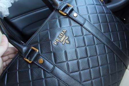 2025年9月5日入荷新作Prada/人気/本革/バッグ 人気 おすすめ 父の日 誕生日/ギフト プレゼント 結婚式男友達の誕生日プレゼント