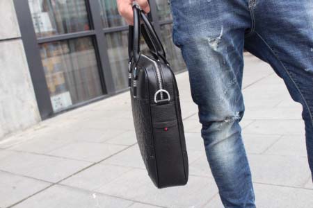 2025年9月5日入荷新作Gucci/人気/本革/バッグ 人気 おすすめ 父の日 誕生日/ギフト プレゼント 結婚式男友達の誕生日プレゼント