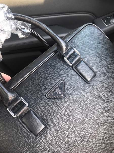 2025年9月5日入荷新作Prada/人気/本革/バッグ 人気 おすすめ 父の日 誕生日/ギフト プレゼント 結婚式男友達の誕生日プレゼント