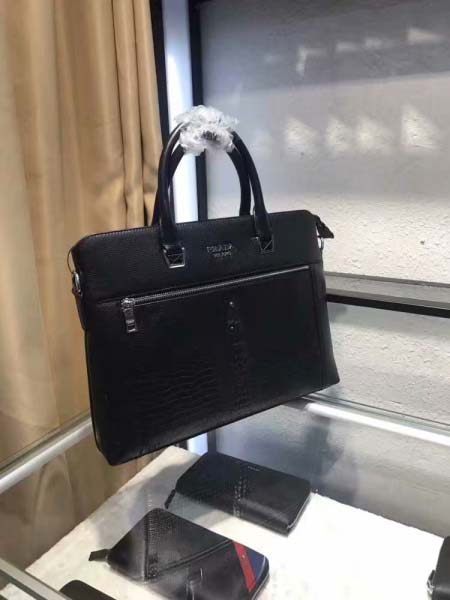 2025年9月5日入荷新作Prada/人気/本革/バッグ 人気 おすすめ 父の日 誕生日/ギフト プレゼント 結婚式男友達の誕生日プレゼント