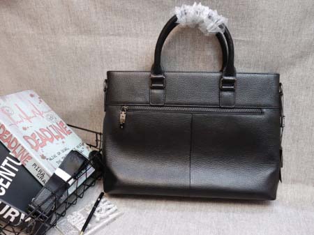 2025年9月5日入荷新作Gucci/人気/本革/バッグ 人気 おすすめ 父の日 誕生日/ギフト プレゼント 結婚式男友達の誕生日プレゼント