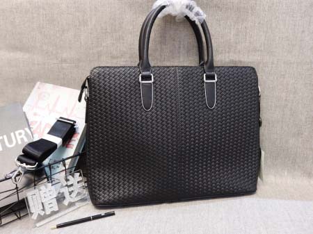 2025年9月5日入荷新作Prada/人気/本革/バッグ 人気 おすすめ 父の日 誕生日/ギフト プレゼント 結婚式男友達の誕生日プレゼント