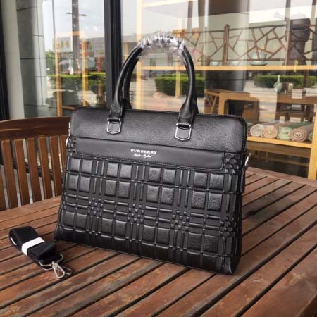 2025年9月5日入荷新作Burberry/人気/本革/バッグ 人気 おすすめ 父の日 誕生日/ギフト プレゼント 結婚式男友達の誕生日プレゼント