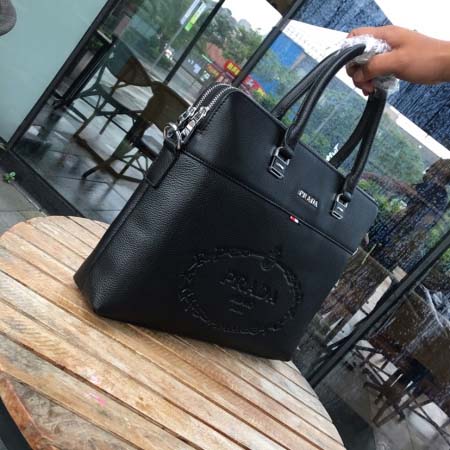 2025年9月5日入荷新作Prada/人気/本革/バッグ 人気 おすすめ 父の日 誕生日/ギフト プレゼント 結婚式男友達の誕生日プレゼント