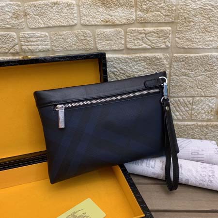 2025年9月5日入荷新作Burberry/人気/本革/バッグ 人気 おすすめ 父の日 誕生日/ギフト プレゼント 結婚式男友達の誕生日プレゼント