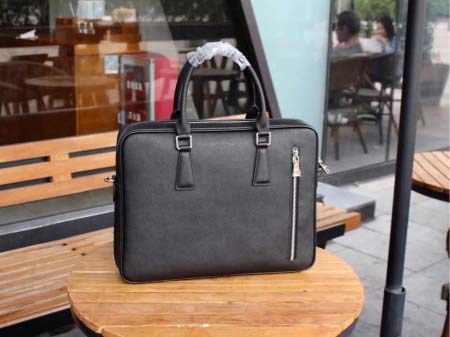 2025年9月8日入荷新作Prada/人気/本革/バッグ 人気 おすすめ 父の日 誕生日/ギフト プレゼント 結婚式男友達の誕生日プレゼント