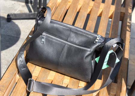 2025年9月8日入荷新作Prada/人気/本革/バッグ 人気 おすすめ 父の日 誕生日/ギフト プレゼント 結婚式男友達の誕生日プレゼント