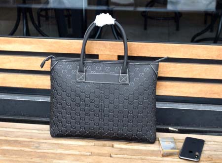 2025年9月8日入荷新作GUCCl/人気/本革/バッグ 人気 おすすめ 父の日 誕生日/ギフト プレゼント 結婚式男友達の誕生日プレゼント