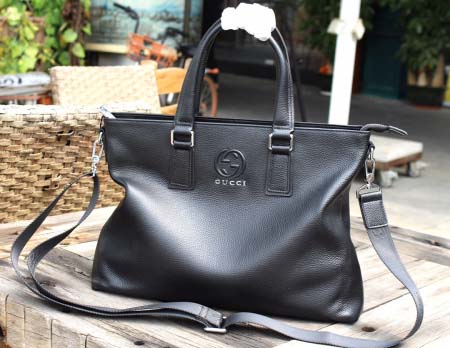 2025年9月8日入荷新作Gucci/人気/本革/バッグ 人気 おすすめ 父の日 誕生日/ギフト プレゼント 結婚式男友達の誕生日プレゼント