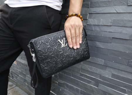 2025年9月8日入荷新作Louis Vuitton/人気/本革/バッグ 人気 おすすめ 父の日 誕生日/ギフト プレゼント 結婚式男友達の誕生日プレゼント