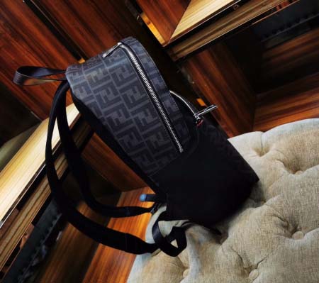 2025年9月8日入荷新作Fendi/人気/本革/バッグ 人気 おすすめ 父の日 誕生日/ギフト プレゼント 結婚式男友達の誕生日プレゼント