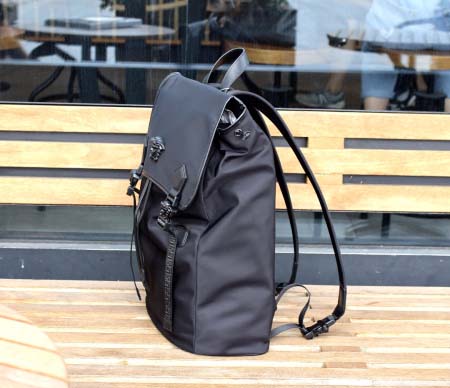 2025年9月8日入荷新作VERSACE /人気/本革/バッグ 人気 おすすめ 父の日 誕生日/ギフト プレゼント 結婚式男友達の誕生日プレゼント