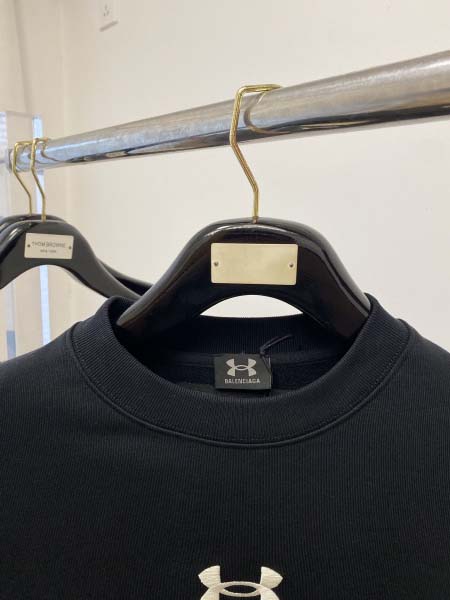 2025年9月9日入荷新作Balenciagaスウェット高品質人気商品/誕生日プレゼント/FF工場