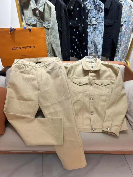 2025年9月16日入荷秋冬新作Louis Vuitton上下高品質人気商品/誕生日プレゼント/ML工場