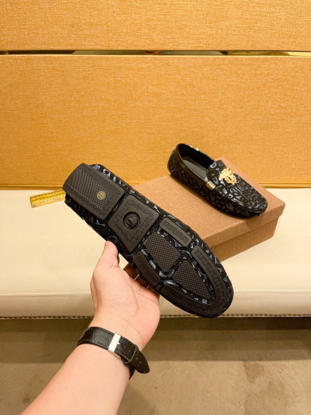 2025年9月22日入荷新品Versaceカジュアルシューズ/スニーカー｜メンズ靴人気本革製ギフト/誕生日/TL工場