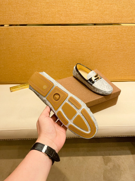 2025年9月22日入荷新品Versaceカジュアルシューズ/スニーカー｜メンズ靴人気本革製ギフト/誕生日/TL工場