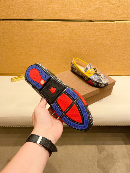 2025年9月22日入荷新品Versaceカジュアルシューズ/スニーカー｜メンズ靴人気本革製ギフト/誕生日/TL工場