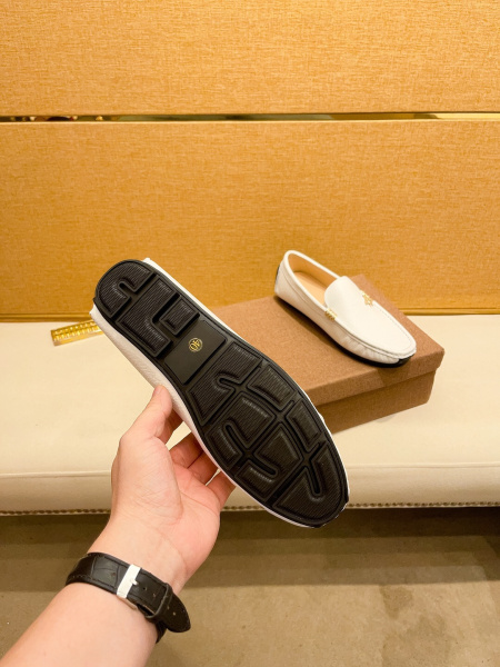 2025年9月22日入荷新品Gucciカジュアルシューズ/スニーカー｜メンズ靴人気本革製ギフト/誕生日/TL工場