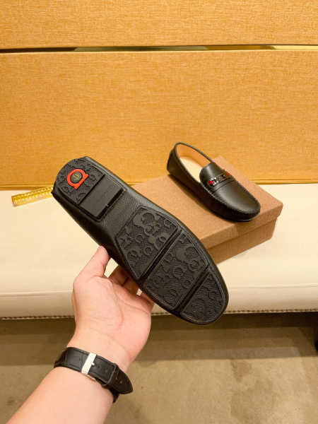 2025年9月22日入荷新品Ferragamoカジュアルシューズ/スニーカー｜メンズ靴人気本革製ギフト/誕生日/TL工場