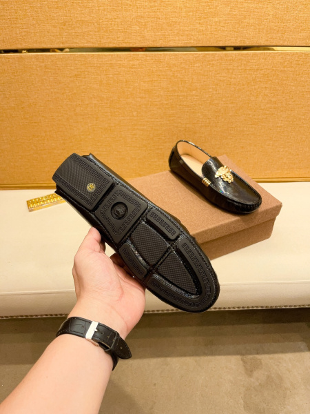 2025年9月22日入荷新品Versaceカジュアルシューズ/スニーカー｜メンズ靴人気本革製ギフト/誕生日/TL工場