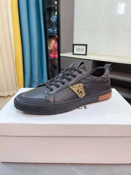 2025年9月23日入荷新品Versace  カジュアルシューズ/スニーカー｜メンズ靴人気本革製ギフト/誕生日/TL工場