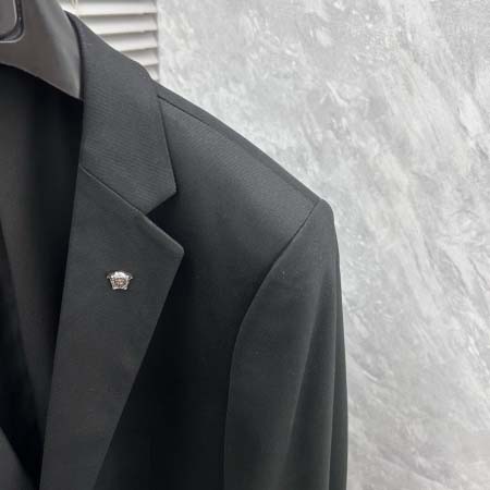 2025年9月24日入荷秋冬新作Versaceジャケット高級品/Su工場