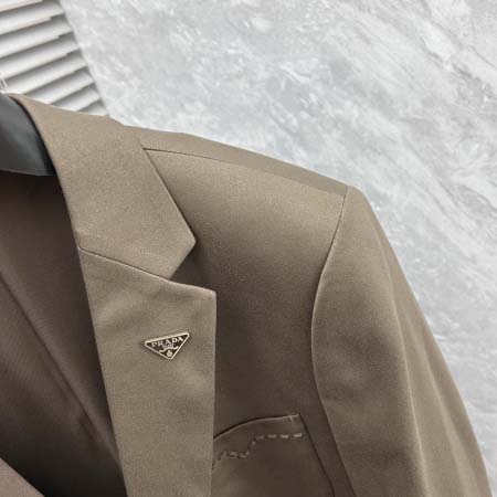 2025年9月24日入荷秋冬新作Pradaジャケット高級品/Su工場