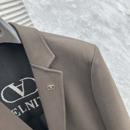 2025年9月24日入荷秋冬新作VALENTINOジャケット高級品/Su工場