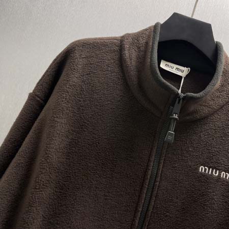 2025年9月24日入荷秋冬新作Miumiuジャケット高級品/Su工場