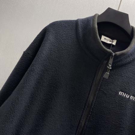 2025年9月24日入荷秋冬新作Miumiuジャケット高級品/Su工場