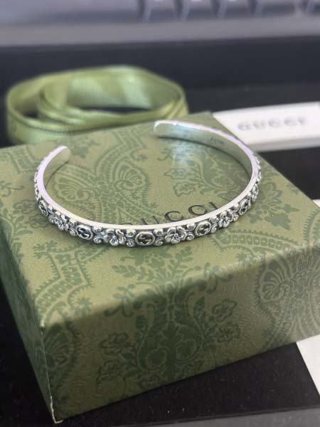 2025年9月25日入荷新品Gucci腕輪/ブレスレットギフト/誕生日/記念品/アクセサリーxin工場