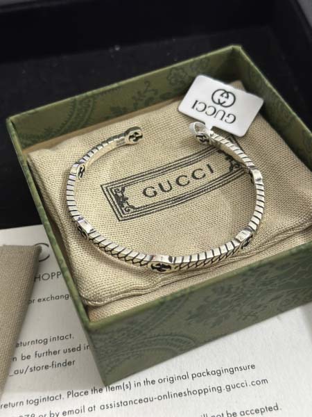 2025年9月25日入荷新品Gucci腕輪/ブレスレットギフト/誕生日/記念品/アクセサリーxin工場