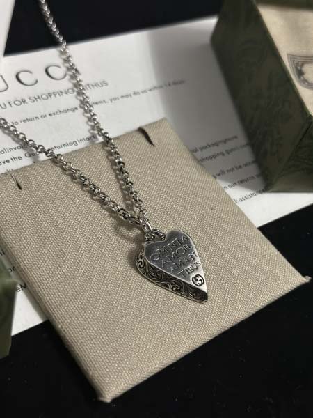 2025年9月25日入荷新品Gucciネックレスギフト/誕生日/記念品/アクセサリーxin工場