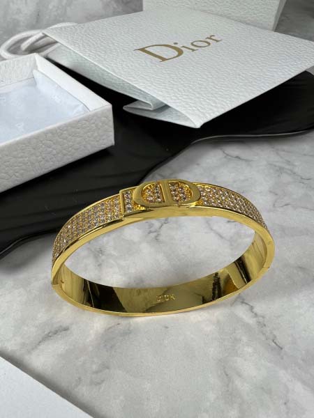 2025年9月25日入荷新品Dior腕輪/ブレスレットギフト/誕生日/記念品/アクセサリーxin工場