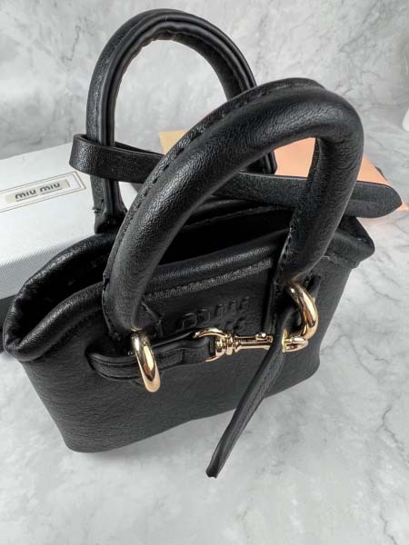 2025年9月25日入荷新品MiuMiuギフト/誕生日/記念品/アクセサリーxin工場