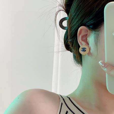 2025年9月25日入荷新品Chanelピアスギフト/誕生日/記念品/アクセサリーxin工場