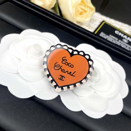2025年9月25日入荷新品Chanelブローチギフト/誕生日/記念品/アクセサリーxin工場