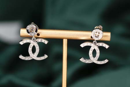 2025年9月25日入荷新品Chanelピアスギフト/誕生日/記念品/アクセサリーxin工場