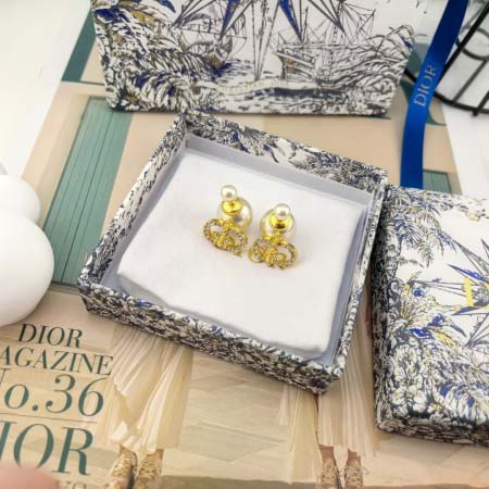 2025年9月26日入荷新品Diorピアスギフト/誕生日/記念品/アクセサリーxin工場