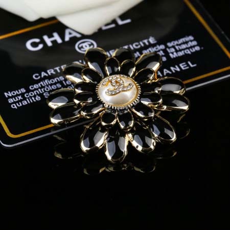 2025年9月26日入荷新品Chanelブローチギフト/誕生日/記念品/アクセサリーxin工場