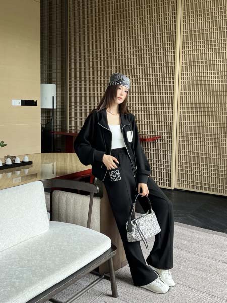 2025年9月26日入荷秋冬新作PRADAジーパンファッション/誕生日プレゼント/贈り物 can工場